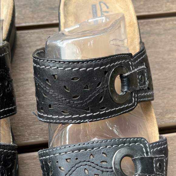Y2K Clarks Collection Casual Black Wedge Sandal with Stitching Detail - Size 7 - Picture 6 of 15